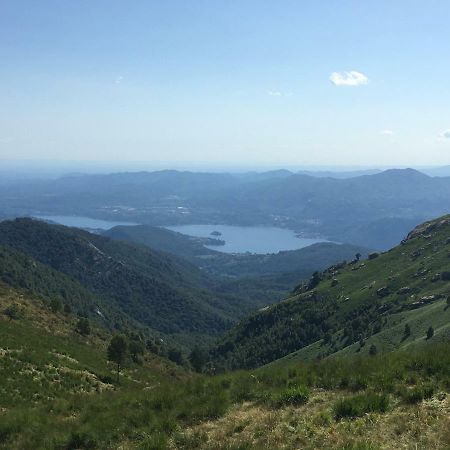 Il Riccio Di Ricciano Panzió Casale Corte Cerro Kültér fotó